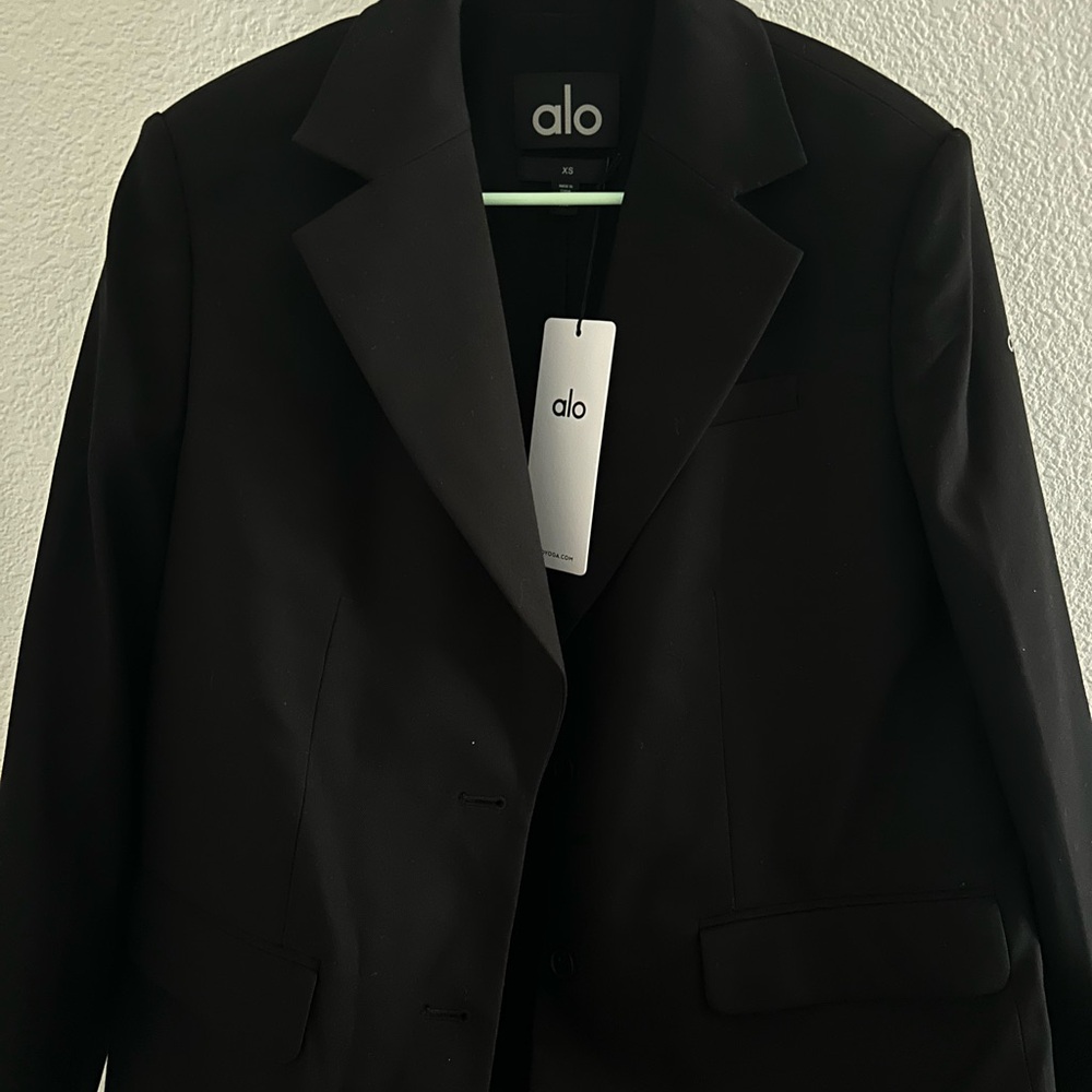 ALO Yoga Black Blazer Jacket - Picture 2 of 6